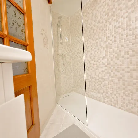 De Διαμέρισμα *