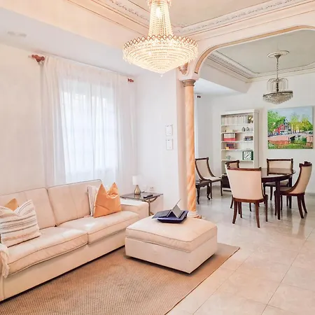 Apartament De *